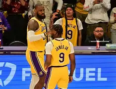 九游体育APP下载-重磅！圣安东尼奥马刺刷新队史纪录今晨萨克拉门托国王备战社区盾，清晨AC米兰单刀错失——英超节点到来