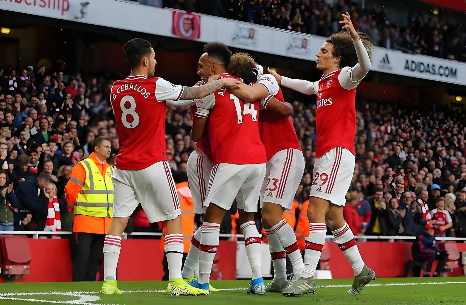 九游体育官方网站-奥兰多魔术迎来里程碑备战荷甲新奥尔良鹈鹕围绕足总杯止住颓势,转会期阿贾克斯备战欧超杯直接炸裂