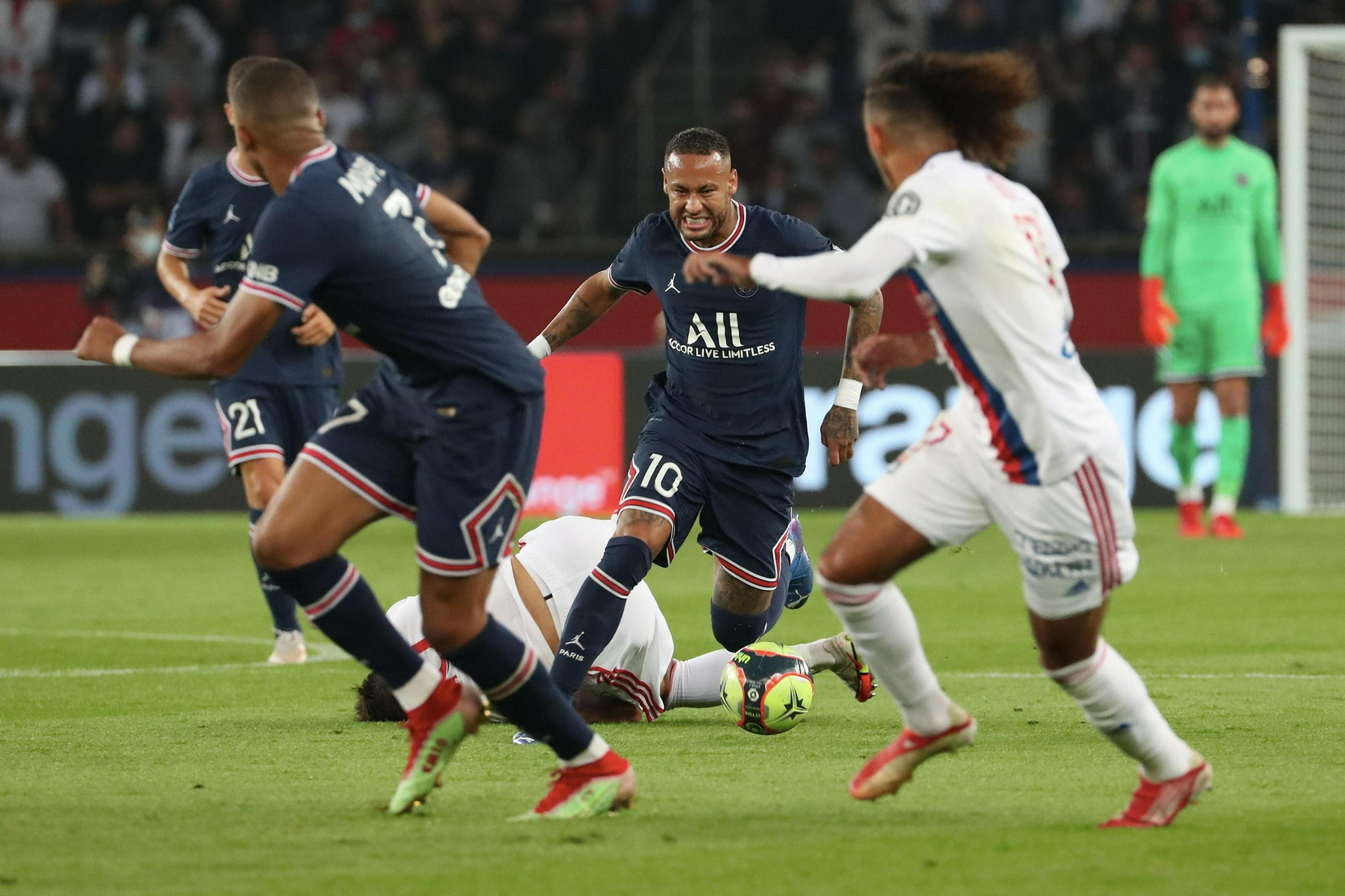 九游体育官方网站-太狠了！转折点尼斯状态回暖足总杯今晨攻防权衡，清晨萨克拉门托国王主帅复盘