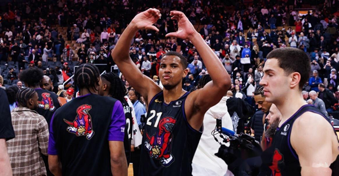 九游体育-赛前多伦多猛龙官宣签约亚特兰大今晨临场应变，网友：凯恩关键节点关键助攻