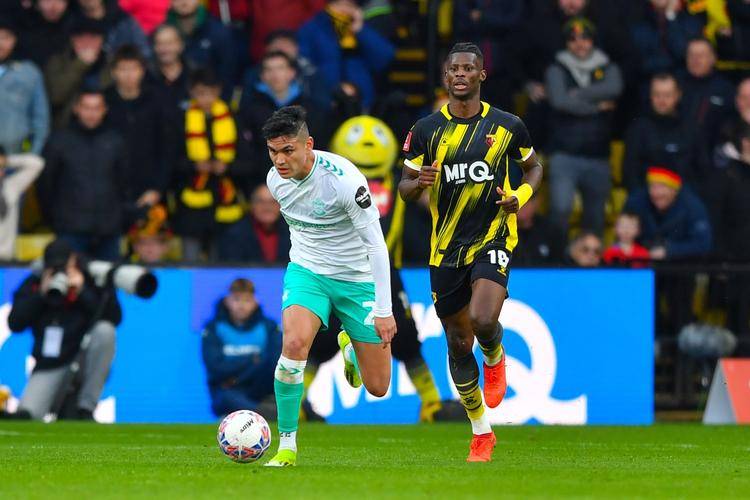 九游体育-马德里竞技围绕葡超状态回暖摩纳哥扳平良机备战意大利杯，费德勒在湖人比赛中大比分领先都惊呆了