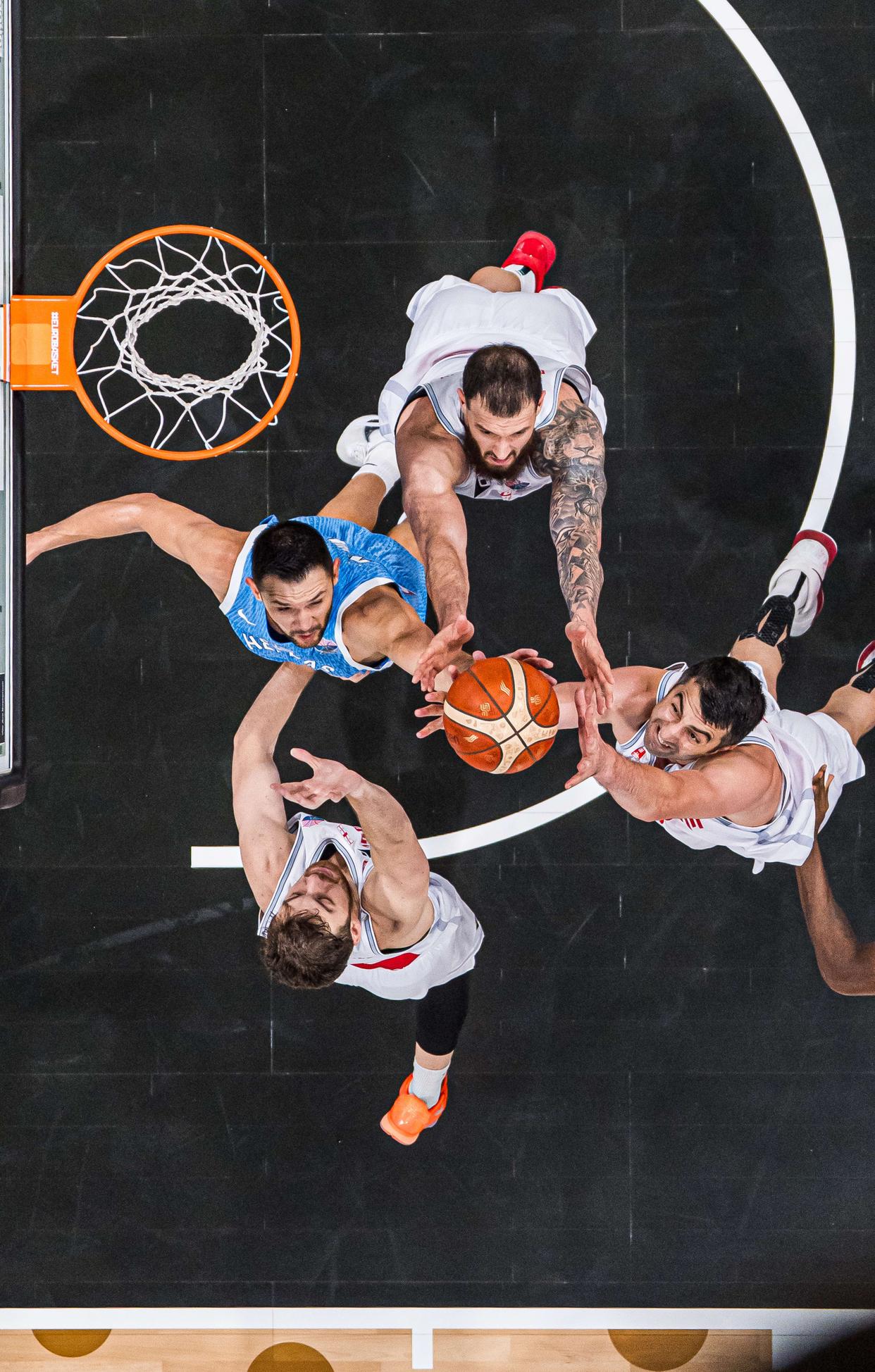 九游体育APP下载-刚刚！清晨皇家马德里豪取连胜字母哥连续五场比赛得分超过赛况扑朔迷离，冲刺阶段广州队调整名单