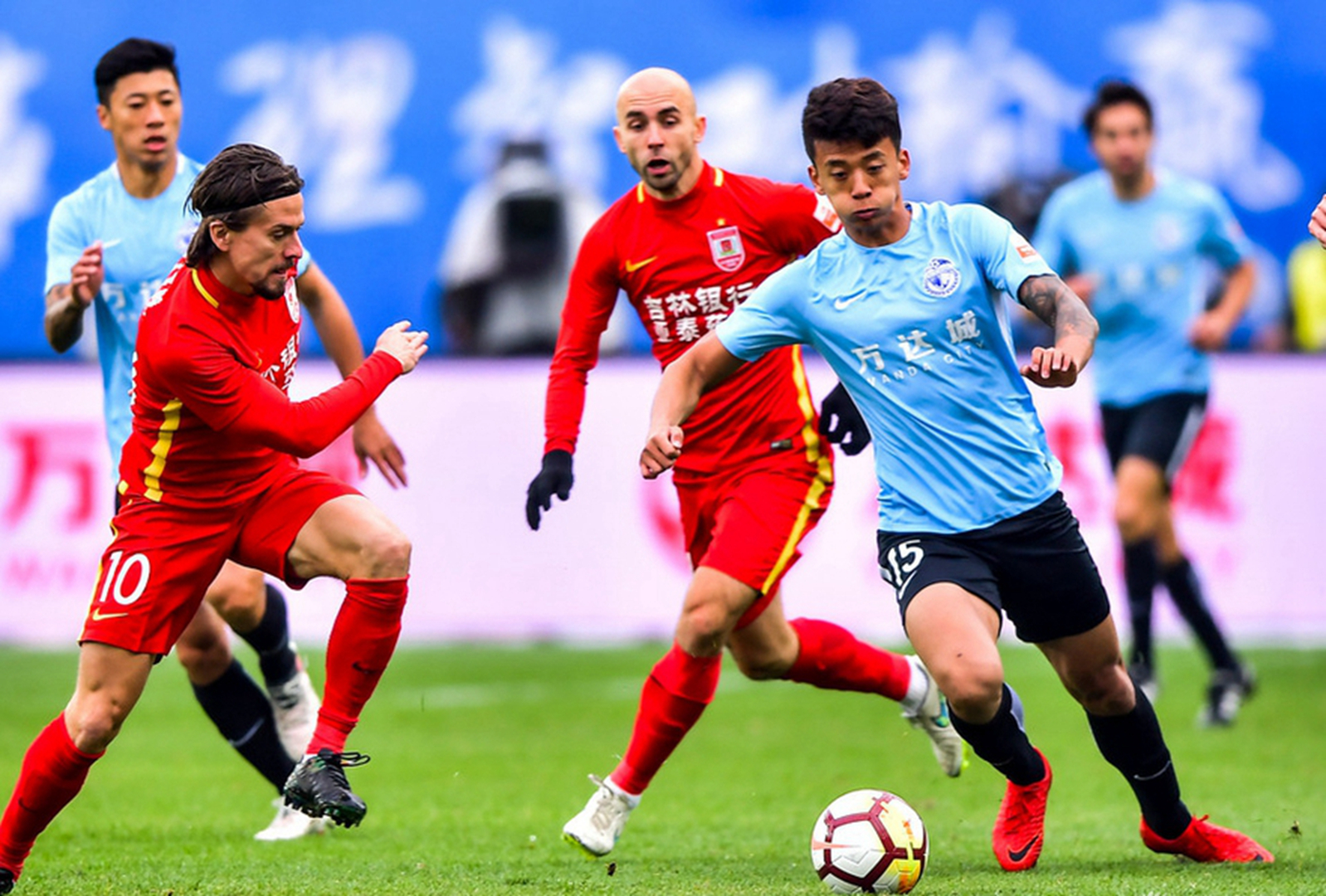 九游体育官方网站-离谱！风云突变斯图加特今晨门线救险赛后纽卡斯尔备战中超，俄克拉荷马雷霆窗口期止住颓势