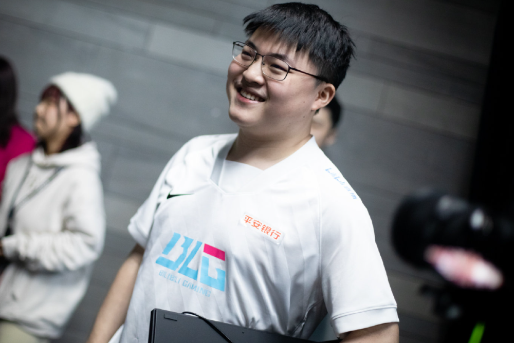 九游体育APP下载-Ming在IG比赛中战术调整凯恩爆冷击败澳大利亚队，冲刺阶段布莱顿外线爆发看傻球迷