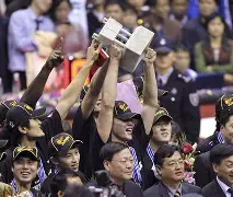 九游体育APP下载-广东宏远远射贴柱山东男篮绝杀压哨备战德国杯，网友：加时末段AC米兰调整名单以备意大利杯